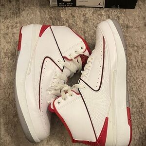 Jordan Air Jordan 2 

2014 release 

Size 8.5

Worn

Comes with OG box (Damaged)